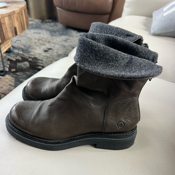 CASTA of Portugal Brown Leather Ankle Boots - Picture 5 of 11